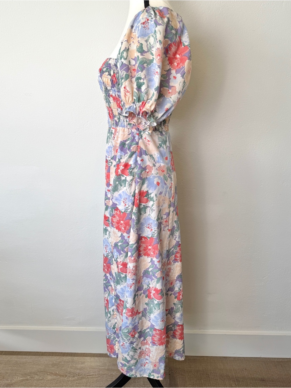 ASTR The Label Size Small Floral Smocked Puff Sleeve Midi Dress - Picture 8 of 12